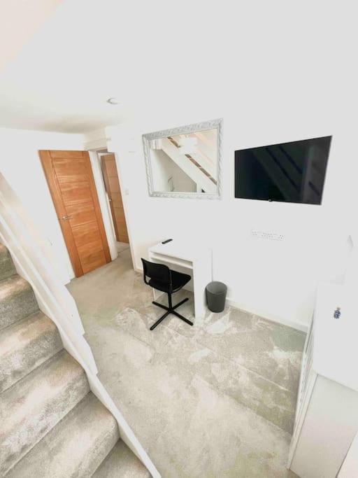 Villa Recently Renovated,Modern House. Train Station North Mymms Esterno foto